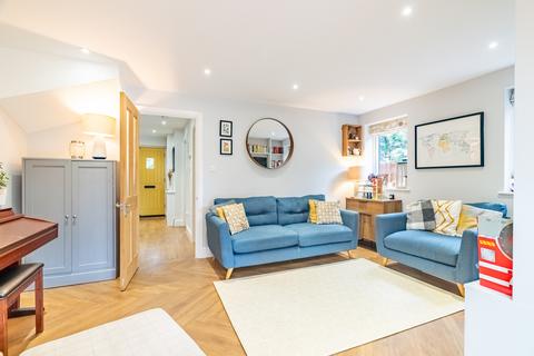 14 Archers Fields, St Albans, AL1 4EL