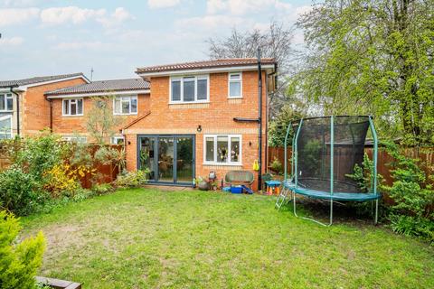 14 Archers Fields, St Albans, AL1 4EL