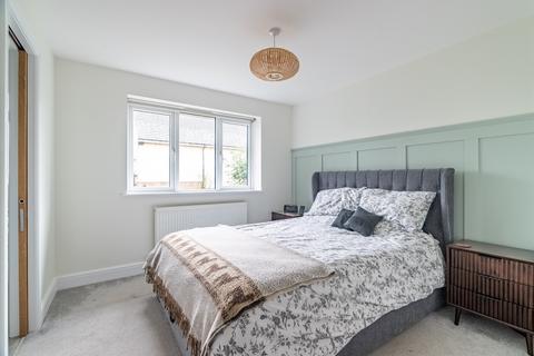 14 Archers Fields, St Albans, AL1 4EL