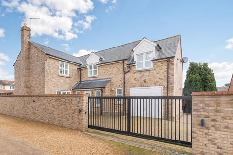 4 bedroom detached house for sale, The Highway, St. Neots PE19