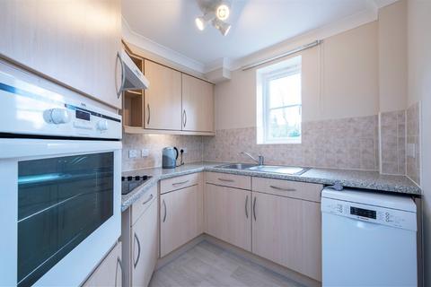 undefined, Walkers Court, Harpenden AL5