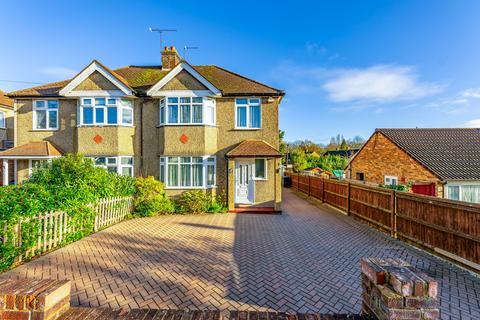 94 Alexander Road, London Colney, St Albans, AL2 1HU