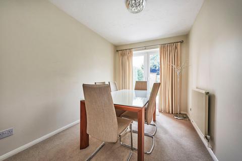 39 Alsop Close, London Colney, St Albans, AL2 1BW