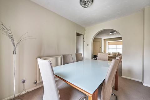 39 Alsop Close, London Colney, St Albans, AL2 1BW