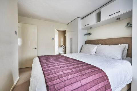 39 Alsop Close, London Colney, St Albans, AL2 1BW