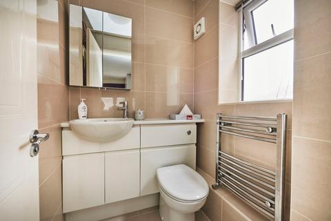 39 Alsop Close, London Colney, St Albans, AL2 1BW