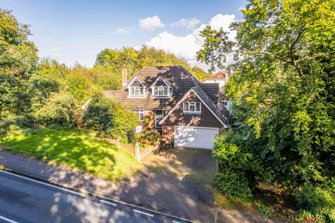 4 bedroom detached house for sale, Harpenden Road, Hertfordshire AL3