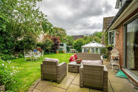 4 bedroom detached house for sale, Harpenden Road, Hertfordshire AL3