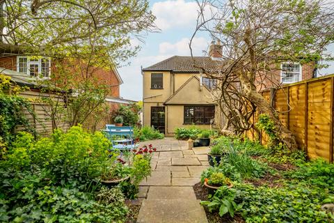 23 Folly Fields, Wheathampstead, St Albans, AL4 8HJ