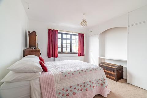 23 Folly Fields, Wheathampstead, St Albans, AL4 8HJ