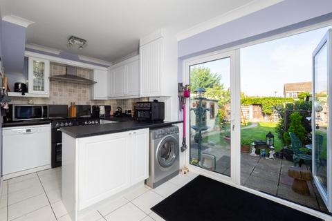 139 Bramblewood Close, Carshalton, SM5 1PH