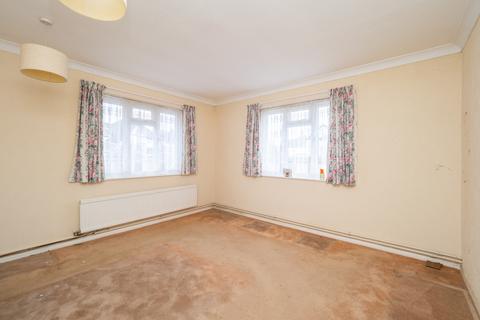 17 Woodbury Drive, Sutton, SM2 5RA