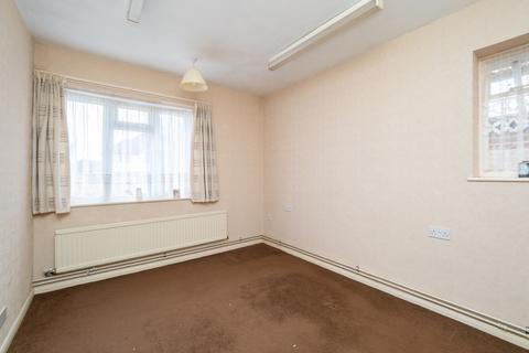 17 Woodbury Drive, Sutton, SM2 5RA