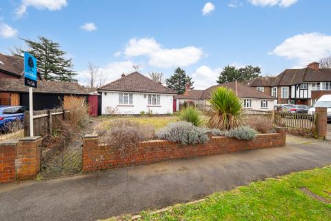 17 Woodbury Drive, Sutton, SM2 5RA
