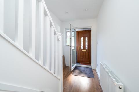 10 Ivydale Road, Carshalton, SM5 2EZ