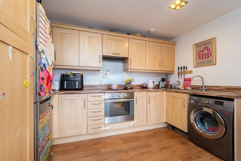 2 bedroom apartment for sale, Manor Road, Wallington SM6