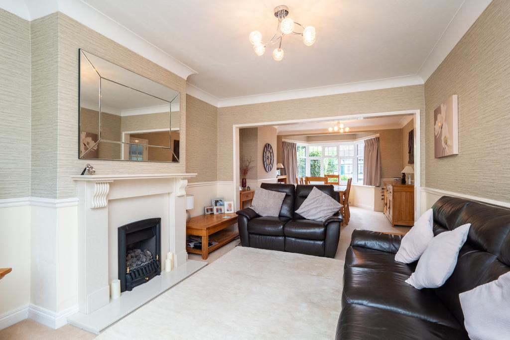 Lounge/Dining Room
