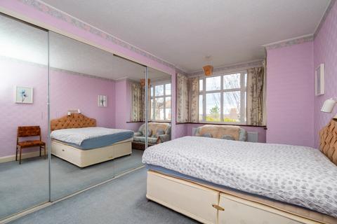 32 Aultone Way, Sutton, SM1 3LE
