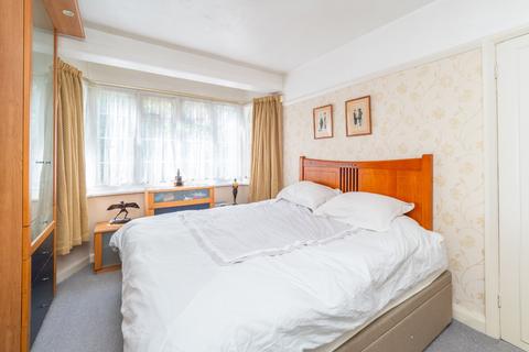 48 Hackbridge Park Gardens, Carshalton, SM5 2HD