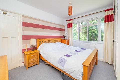 48 Hackbridge Park Gardens, Carshalton, SM5 2HD