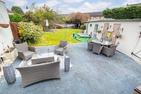 13 Chestnut Close, Carshalton, SM5 2AQ