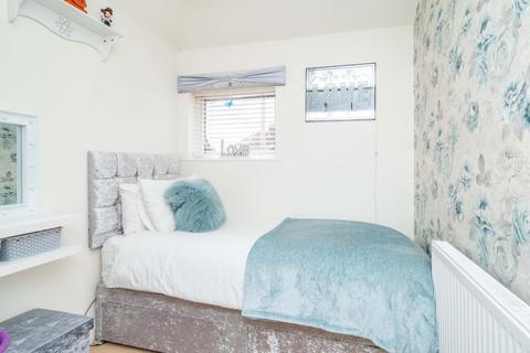 13 Chestnut Close, Carshalton, SM5 2AQ
