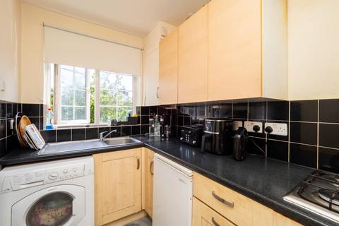 464 Middleton Road, Carshalton, SM5 1JD