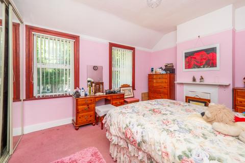 137 Stanley Road, Carshalton, SM5 4LW