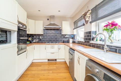 14 Chestnut Close, Carshalton, SM5 2AQ