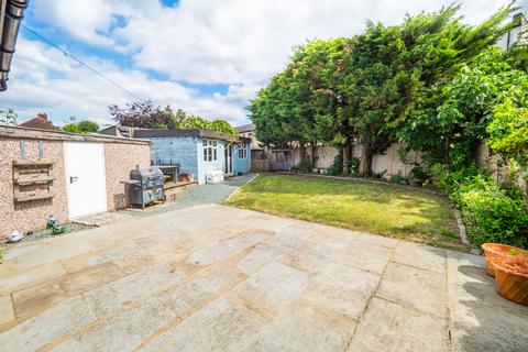 14 Chestnut Close, Carshalton, SM5 2AQ