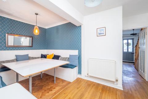 14 Chestnut Close, Carshalton, SM5 2AQ