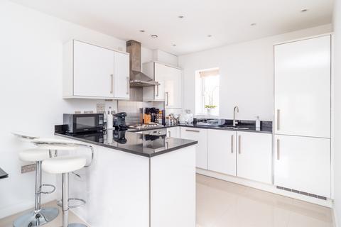 2 bedroom apartment for sale, Diamond Jubilee Way, Carshalton SM5