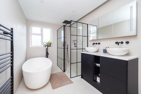 32 Upland Road, Sutton, SM2 5JE