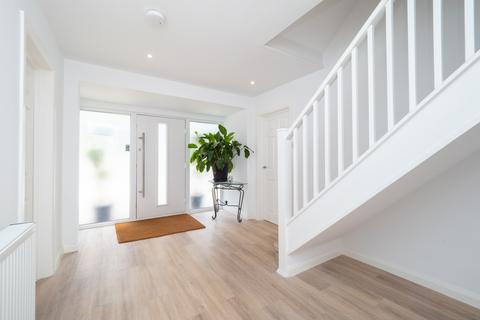 35 Nonsuch Walk, Sutton, SM2 7LG