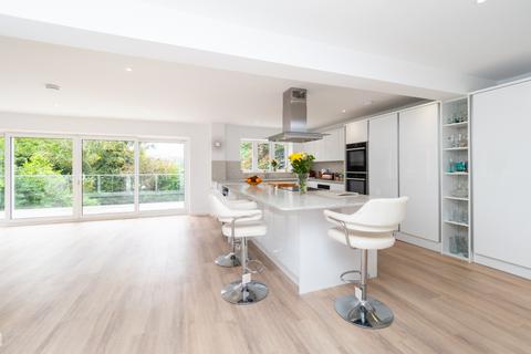 35 Nonsuch Walk, Sutton, SM2 7LG