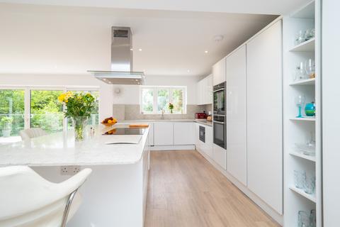 35 Nonsuch Walk, Sutton, SM2 7LG
