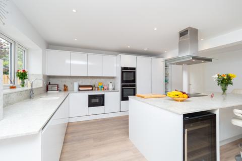 35 Nonsuch Walk, Sutton, SM2 7LG