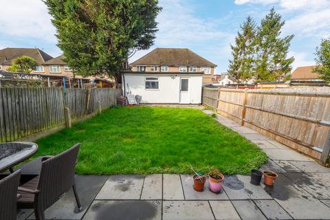 125 Gander Green Lane, Sutton, SM1 2EU