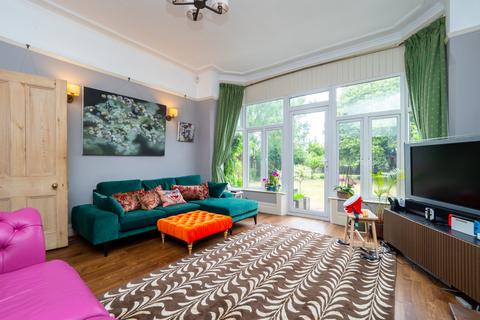 10 Cornwall Road, Sutton, SM2 6DR