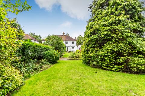 33 Fairway, Carshalton, SM5 4HR