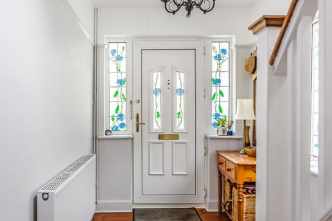 33 Fairway, Carshalton, SM5 4HR