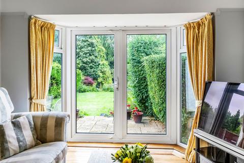 33 Fairway, Carshalton, SM5 4HR