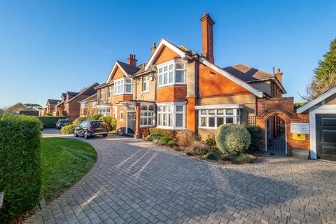 Flat 1, Davington Court, 82 Worcester Road, Sutton, SM2 6QQ
