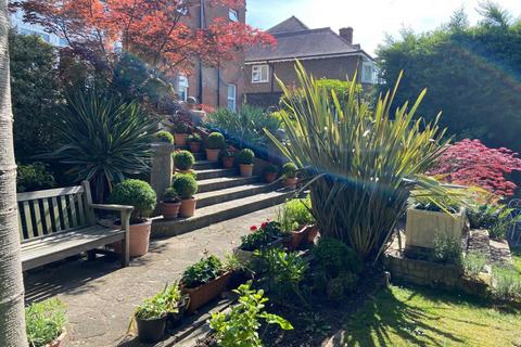 Flat 1, Davington Court, 82 Worcester Road, Sutton, SM2 6QQ