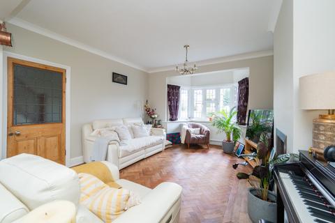 39 Fairway, Carshalton, SM5 4HR