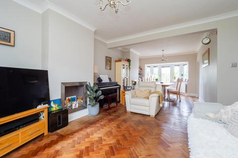 39 Fairway, Carshalton, SM5 4HR