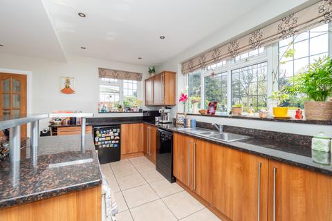 39 Fairway, Carshalton, SM5 4HR