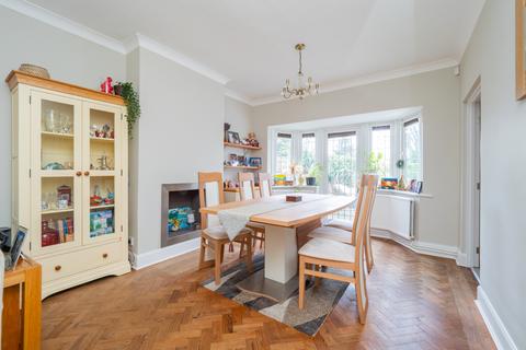 39 Fairway, Carshalton, SM5 4HR