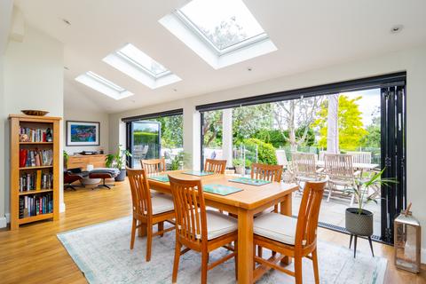 41 Hays Walk, Sutton, SM2 7NQ