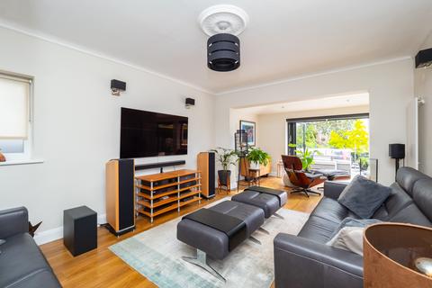 41 Hays Walk, Sutton, SM2 7NQ